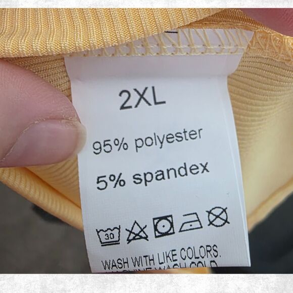 Farm Fresh Peaches Yellow Crop Tank – 2X - Picture 2 of 6